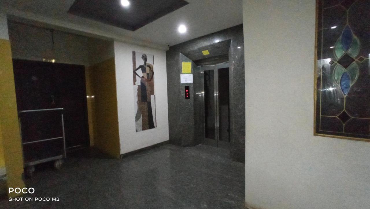 Hotel Jaidharshini Palace Kumbakonam Exteriör bild