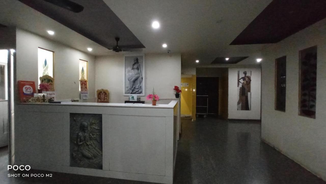 Hotel Jaidharshini Palace Kumbakonam Exteriör bild