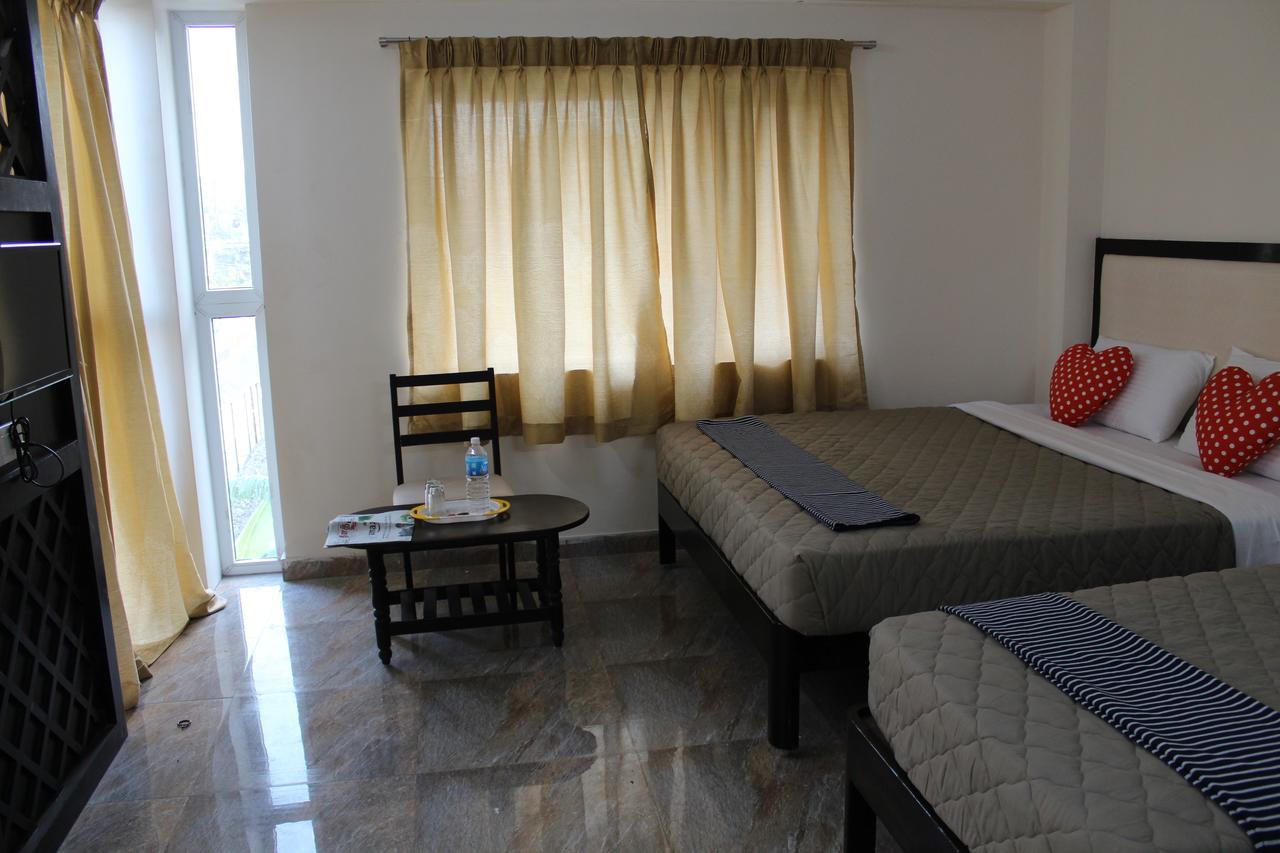 Hotel Jaidharshini Palace Kumbakonam Exteriör bild