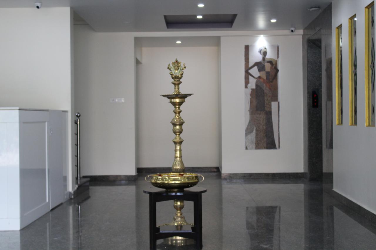 Hotel Jaidharshini Palace Kumbakonam Exteriör bild