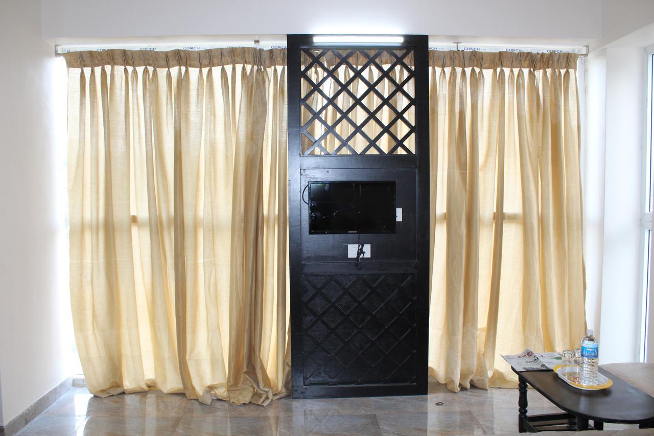 Hotel Jaidharshini Palace Kumbakonam Exteriör bild
